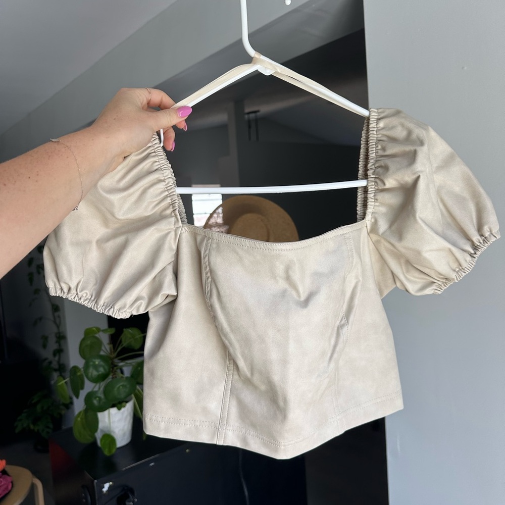 7 For All Mankind Faux Leather Puff Sleeve Crop Top - Cream, Size S ✨
